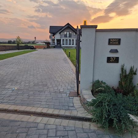 Villa Sunny House Suceava Exterior foto