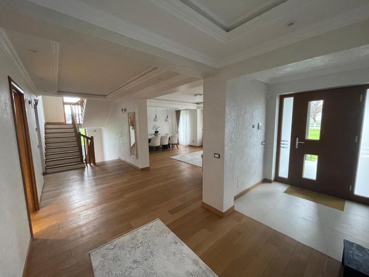 Villa Sunny House Suceava Exterior foto